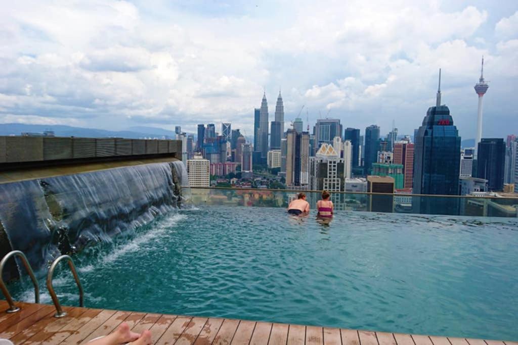 Klcc Regalia Suites Infinity Pool Kuala Lumpur Exterior foto