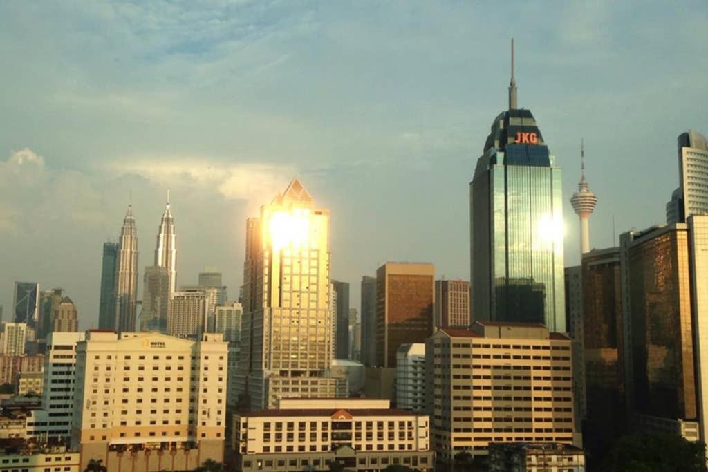 Klcc Regalia Suites Infinity Pool Kuala Lumpur Exterior foto