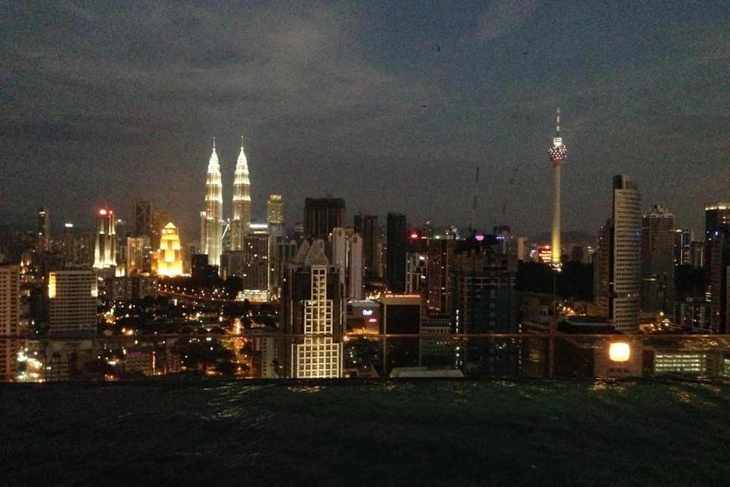 Klcc Regalia Suites Infinity Pool Kuala Lumpur Exterior foto